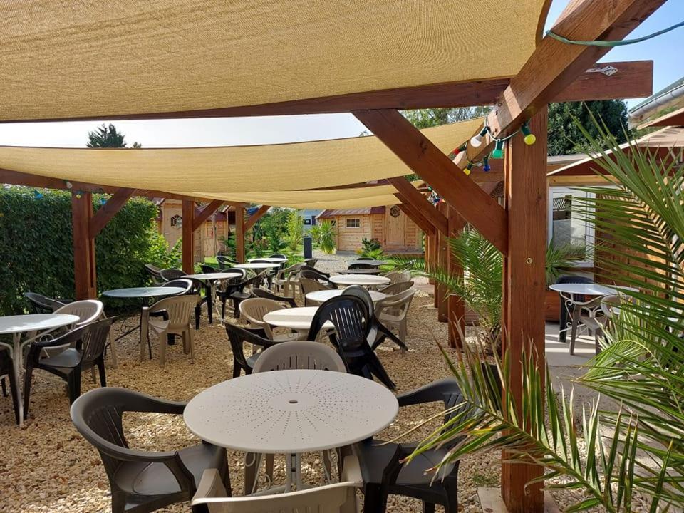 Camping Le Vallage Attigny Eksteriør billede